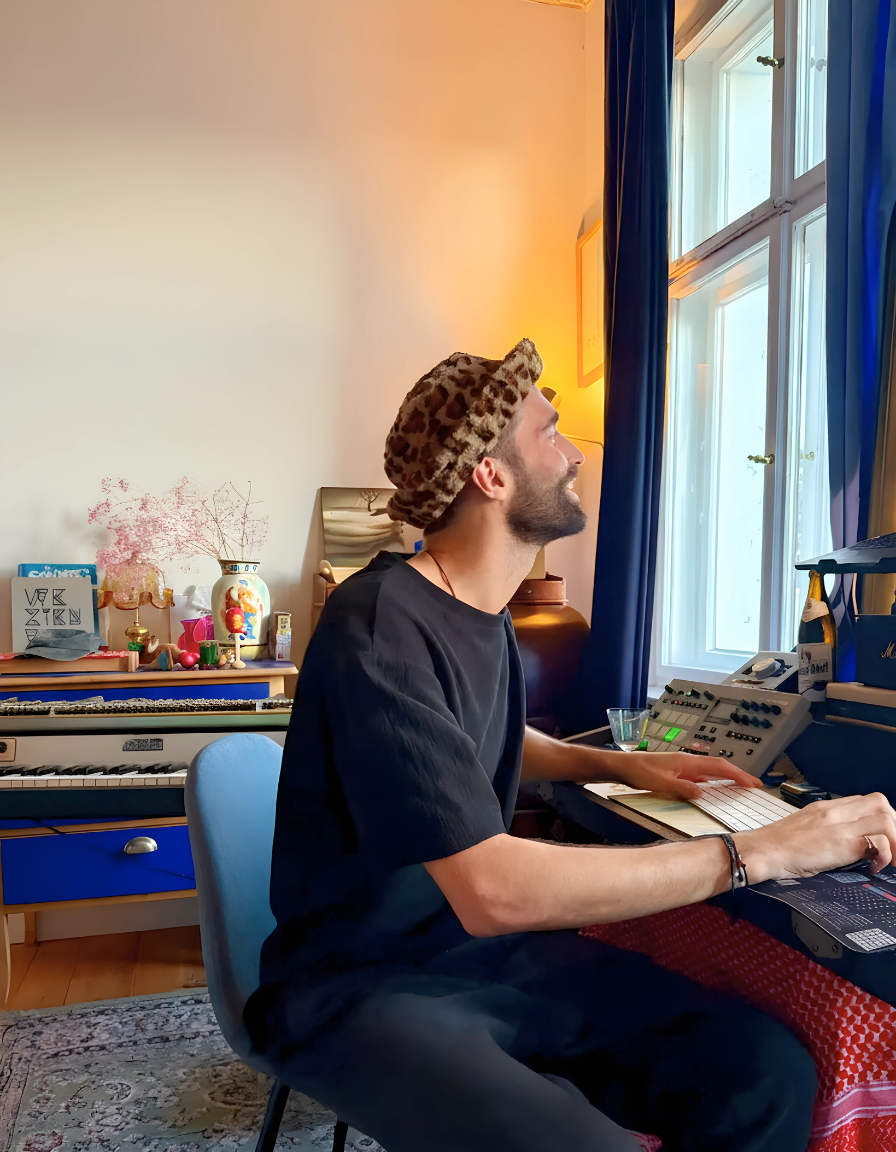 Thomas Lambrechts – founder of WellSee Creative Lab, creative consultancy for independent artists